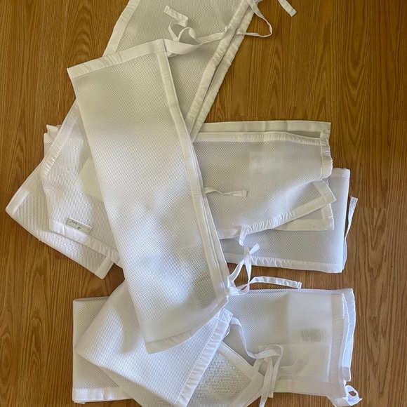 Breathable Baby Crib Guards - Picture 1 of 4
